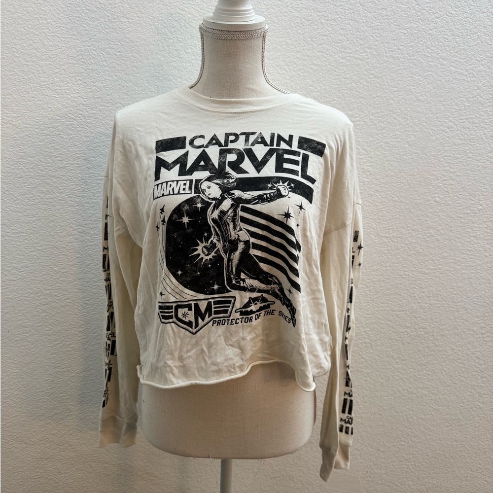 Captain Marvel Logo Tee - Cream